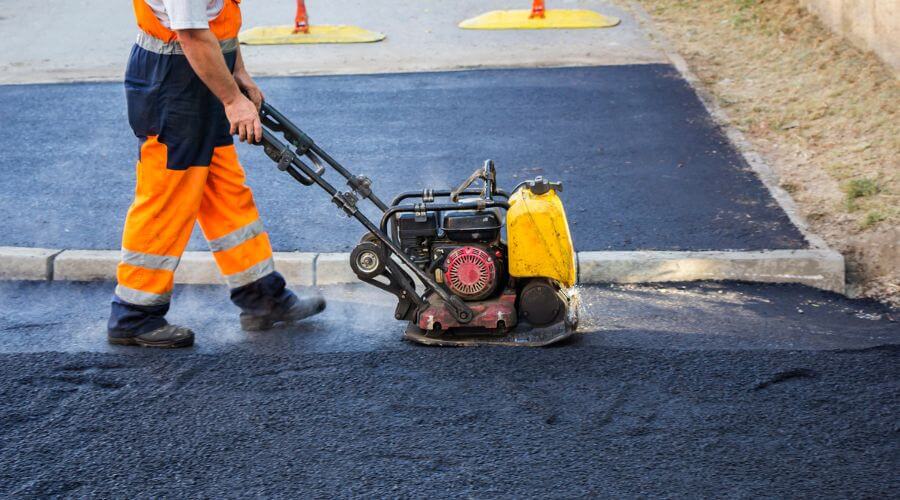 Expert Emergency Roof Repairs services in Lindsay, CA